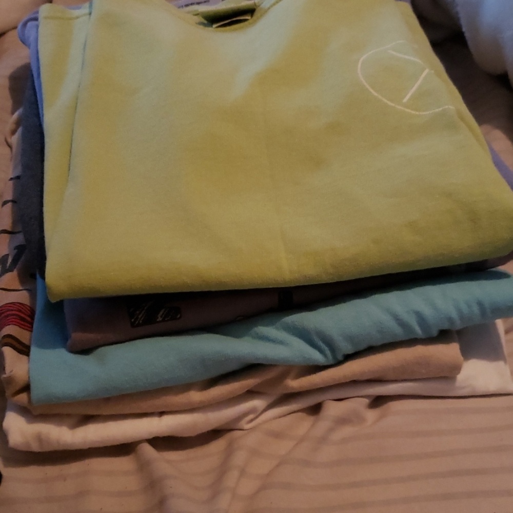 Tee shirts